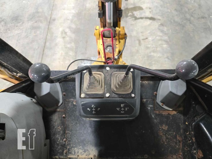 2006-caterpillar-416e-image-29