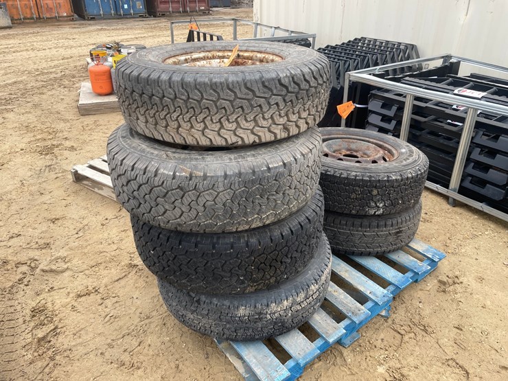 #3927-•-(6)-spare-rims-and-tires-image-1