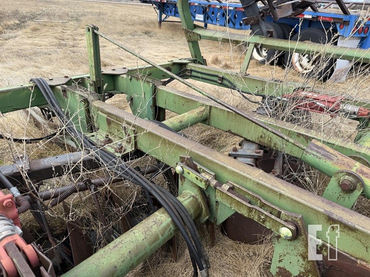 john-deere-230-image-16