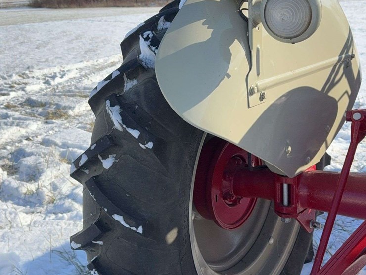 1952-ford-8n-image-21