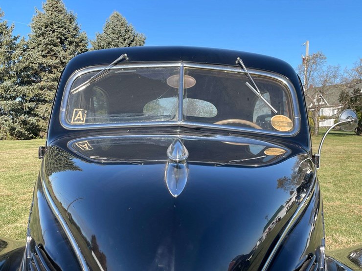 1938-ford-two-door-deluxe-sedan---original-car!-image-20