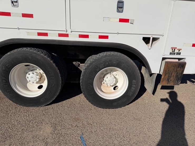 2010-international-workstar-7400-image-11