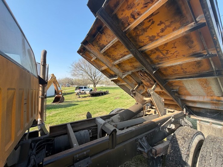 #31743-•-1996-gmc-c7h-single-axle-dump-truck-image-21