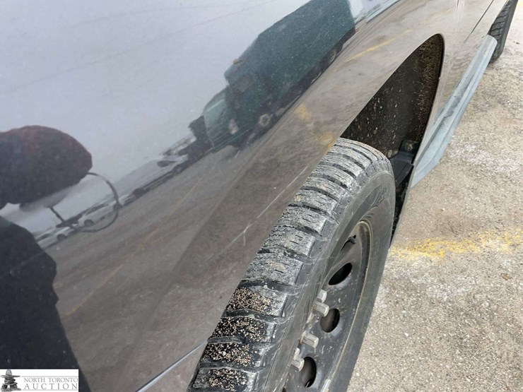 2015-chevrolet-tahoe-image-25