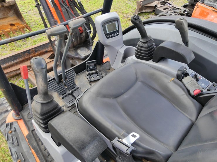 2022-kubota-kx040-4-image-13