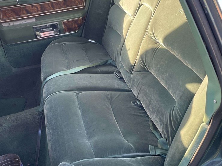 1980-lincoln-continental-town-car-image-32