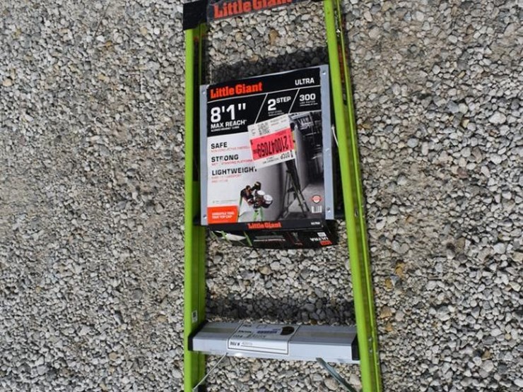 little-giant-8ft-step-ladder-42919-image-1