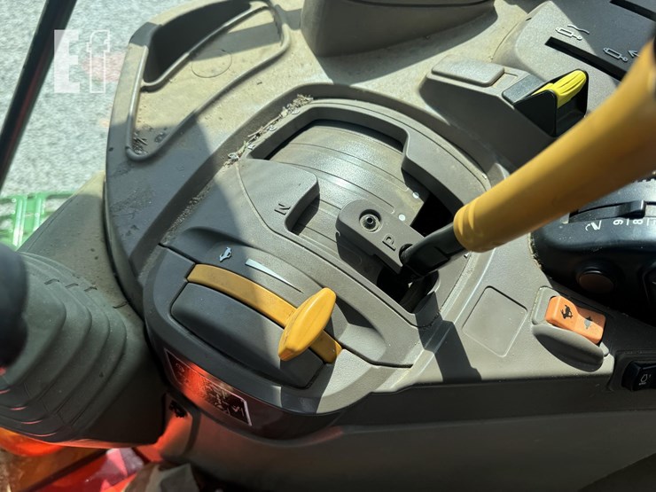 2024-john-deere-6155m-image-24