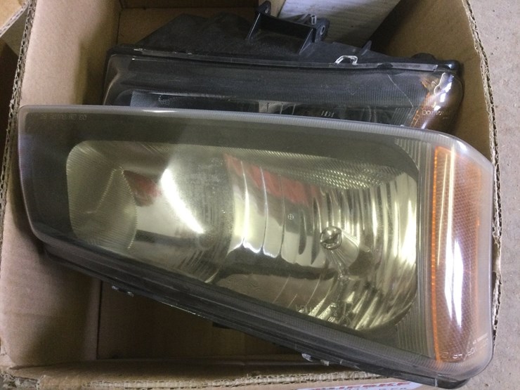 2005-chevrolet-2500-image-2