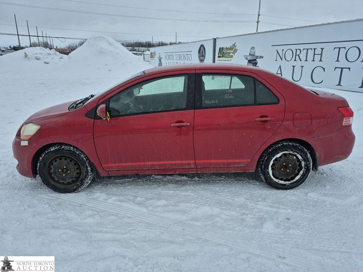2009-toyota-yaris-base-4dr-sedan-4a-image-2