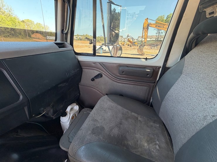 #31925-•-1999-international-tri-axle-dump-truck-image-18