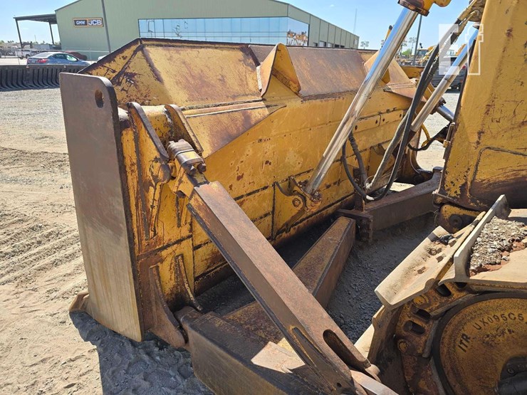 2006-caterpillar-d6r-iii-image-12