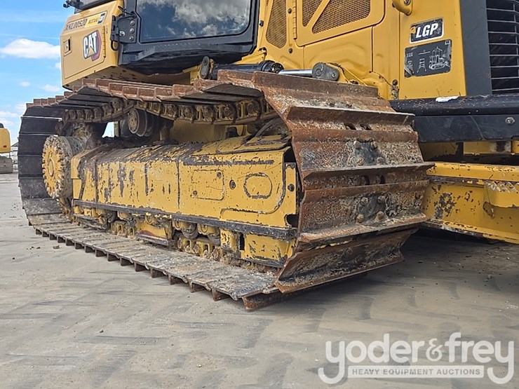 2021-caterpillar-d1-image-17