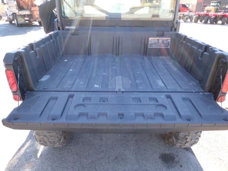 2022-can-am-defender-limited-hd10-4x4-side-by-side-image-46