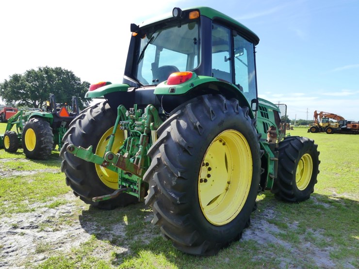2015-john-deere-6115m-image-3