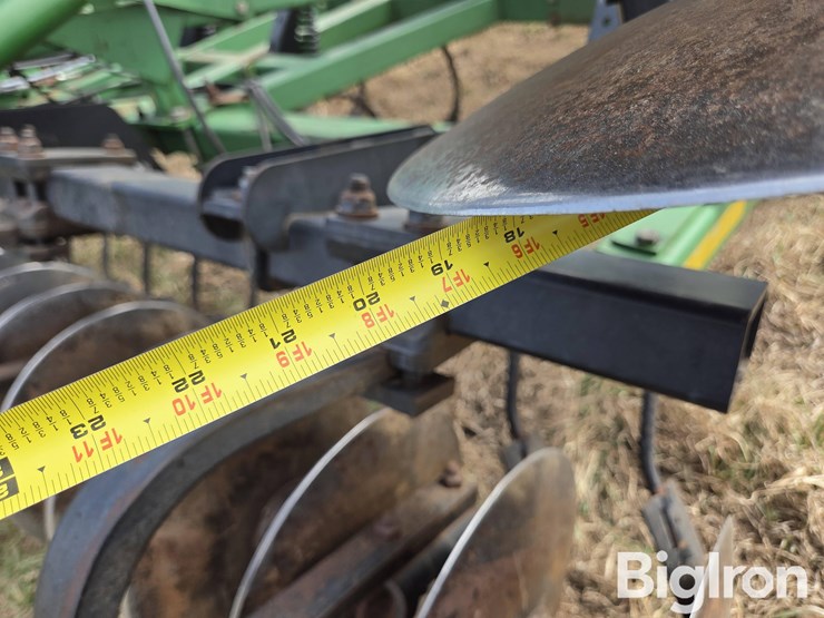 john-deere-726-image-16