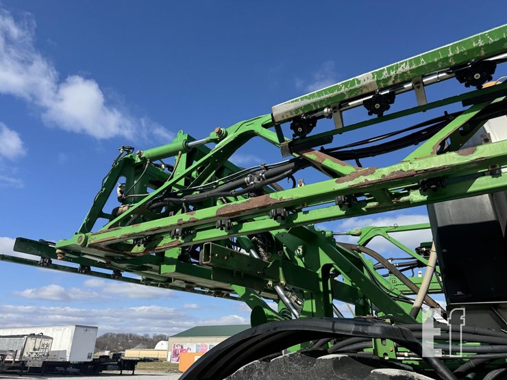 2019-john-deere-r4038-image-10