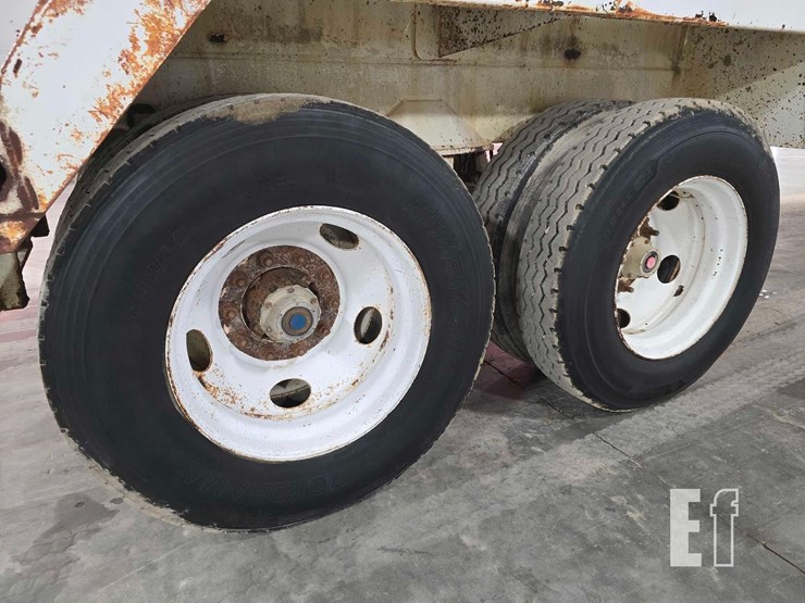 dragon-products-&-industries-vacuum-tank-trailer-image-18