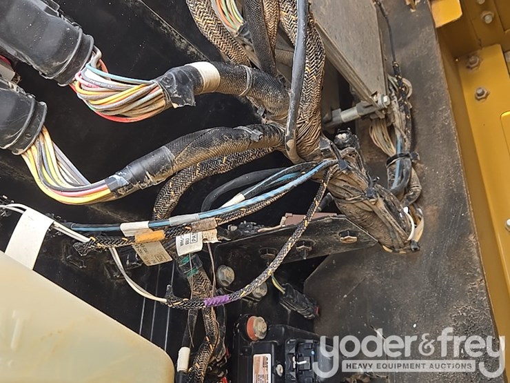 2019-caterpillar-336-image-51