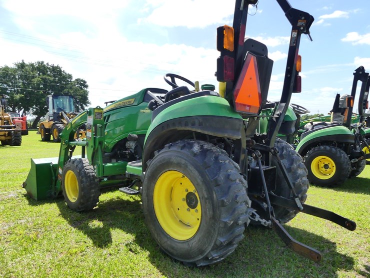 2025-john-deere-2025r-image-4