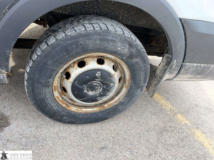 2015-ford-transit-image-22