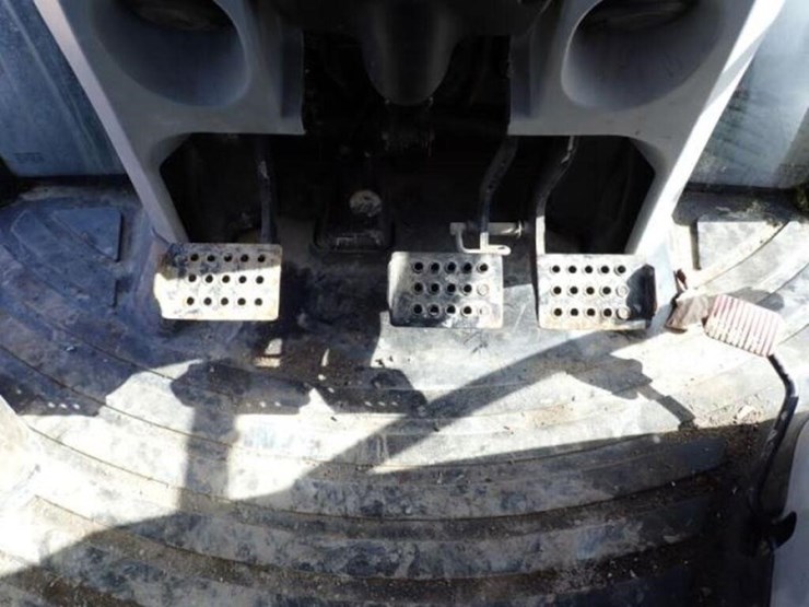 2014-new-holland-t4.75-image-15