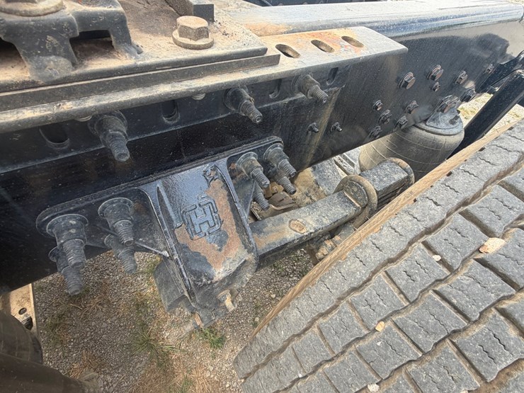 2024-international-hx620-image-7