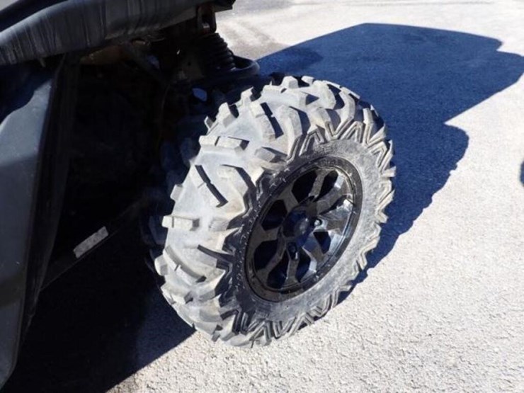 2021-can-am-defender-limited-hd10-4x4-side-by-side-image-34