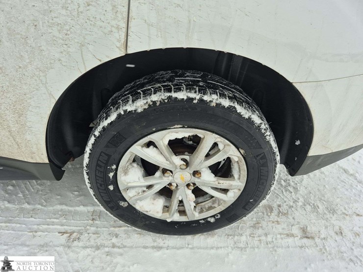 2017-chevrolet-equinox-image-22