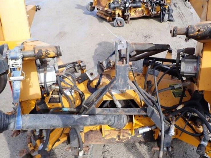 trackless-m14-pto-batwing-mower-421-image-9