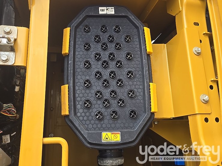 2019-caterpillar-336-image-40