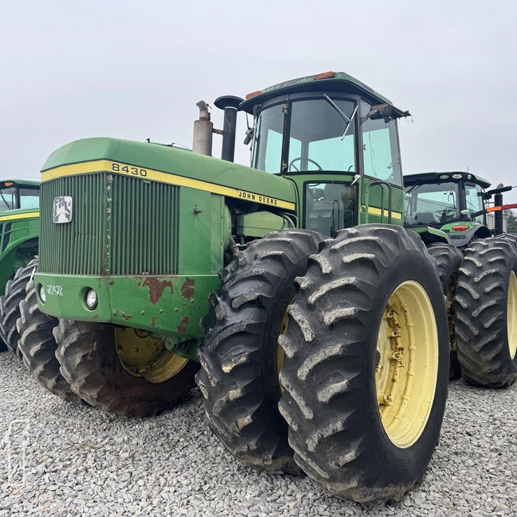 JOHN DEERE 8430
