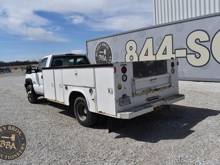 2007-chevrolet-3500-image-6