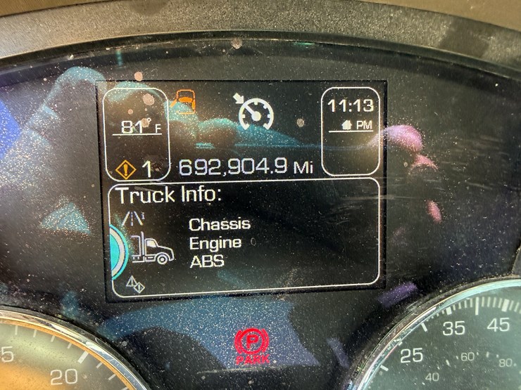 2016-kenworth-t880-image-16