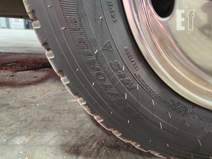 2007-ford-f550-image-23