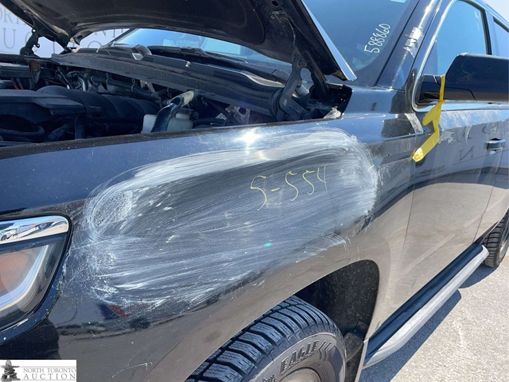 2017-chevrolet-tahoe-image-27