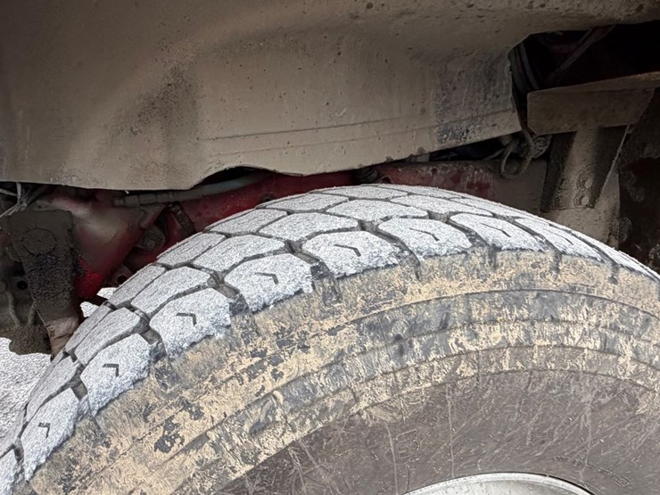 #31720-•-1999-volvo-tri-axle-dump-truck-image-22