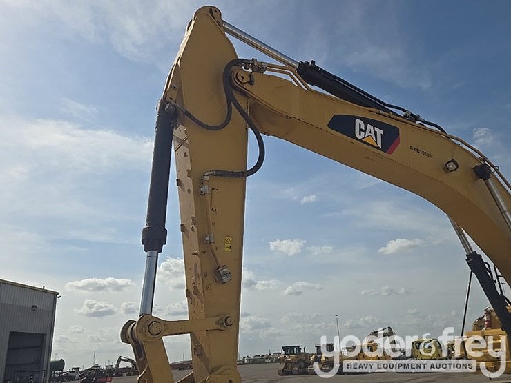 2017-caterpillar-336fl-image-31