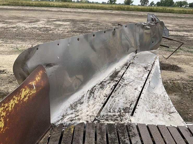 new-holland-5'-pull-hyd.-hay-turner-image-7