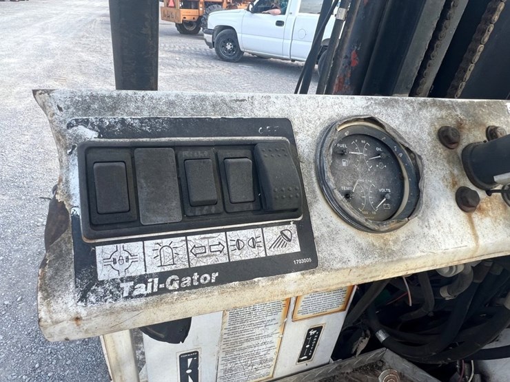 #31712-•-tail-gator-5000awd-truck-mounted-forklift-image-16