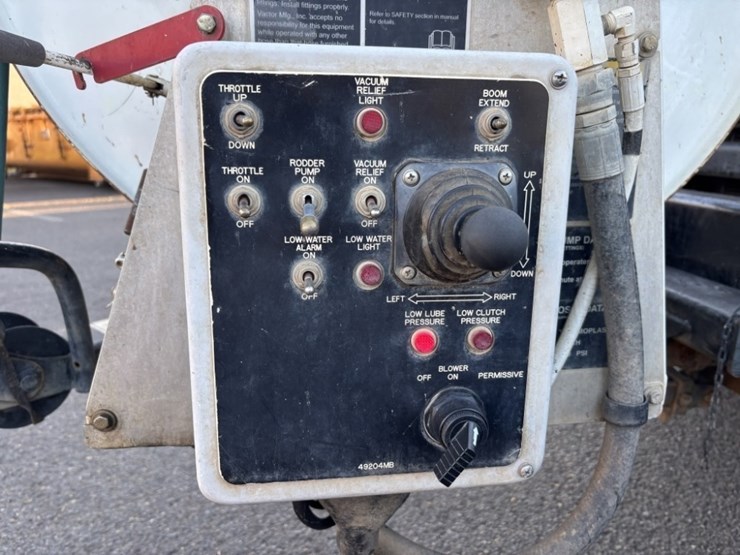 2009-vactor-2100-image-17