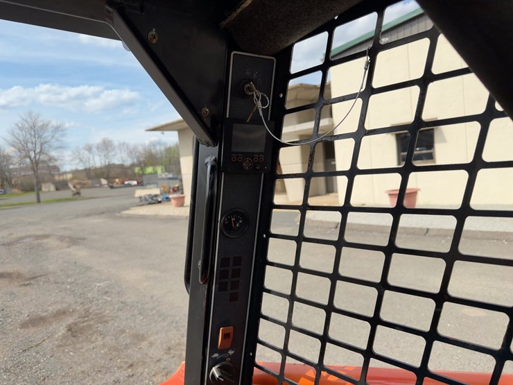 2021-gehl-rt105-image-22