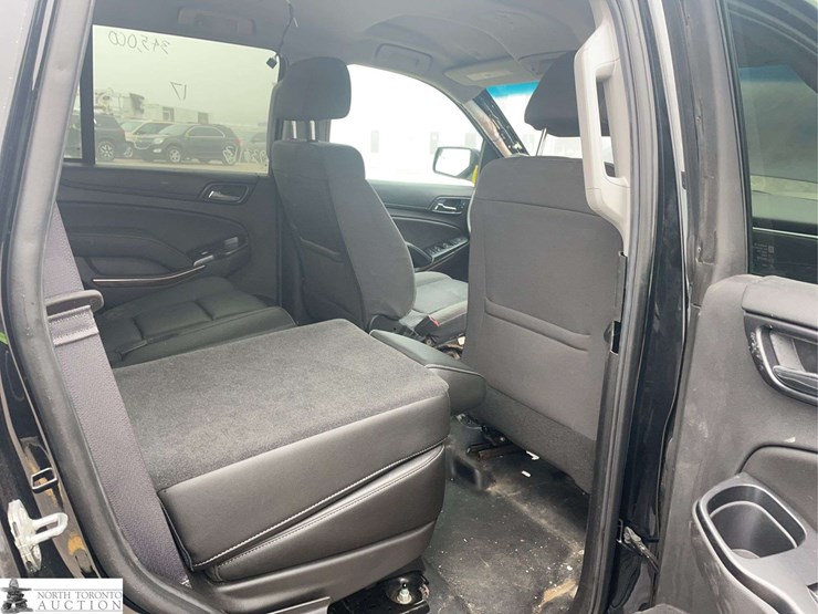 2017-chevrolet-tahoe-image-24