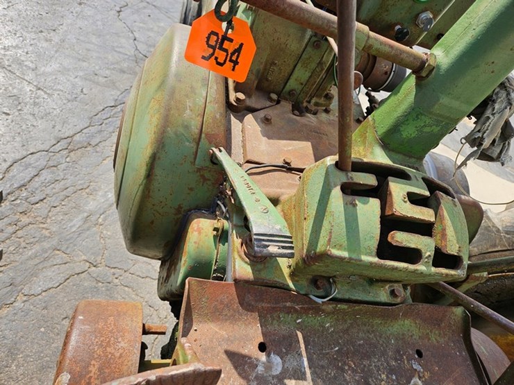 1952-john-deere-model-a-image-32