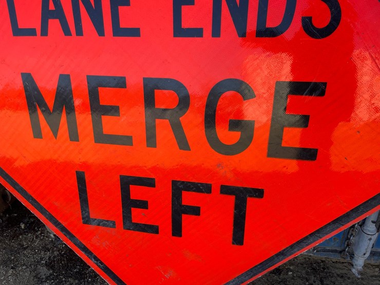 #3934-•-retired-fiberglass-road-signs-image-4