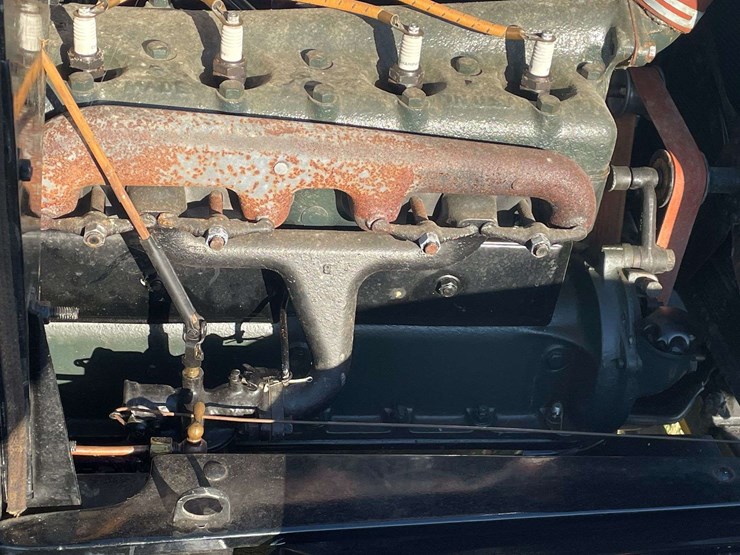 1917-model-t-touring-image-77