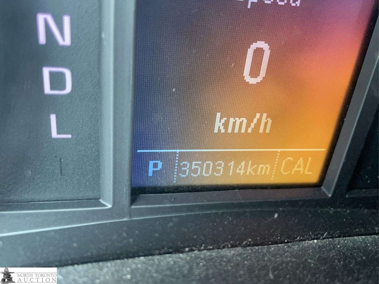 2017-chevrolet-tahoe-image-17