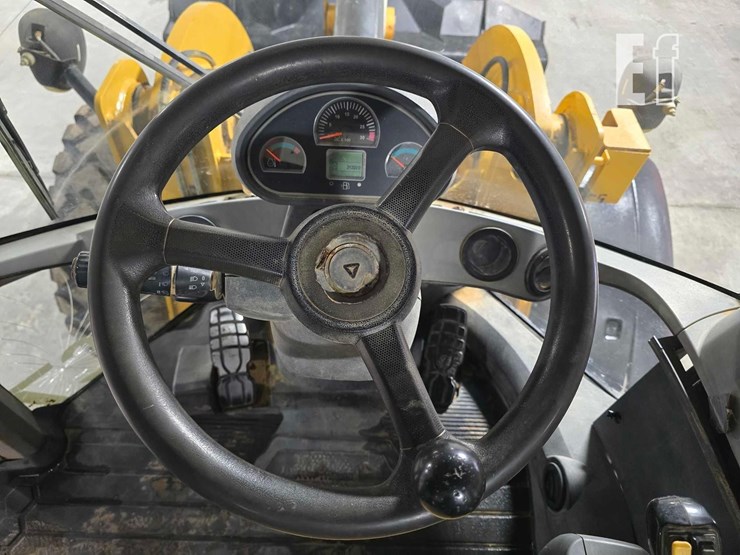 2014-caterpillar-938k-image-15