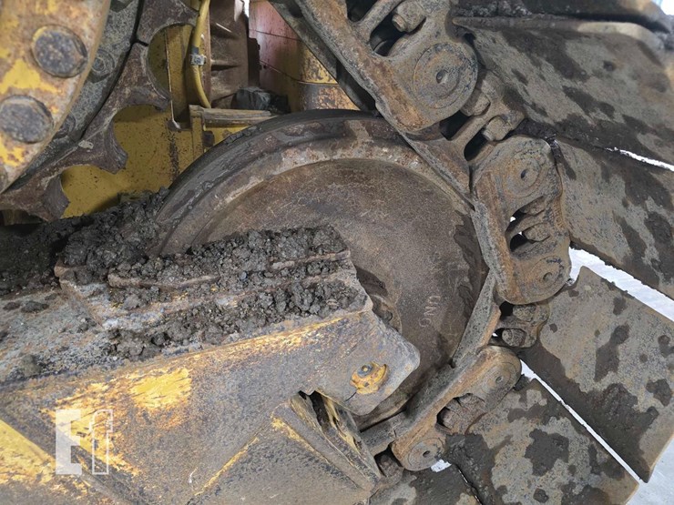 2011-caterpillar-d6t-xw-image-27