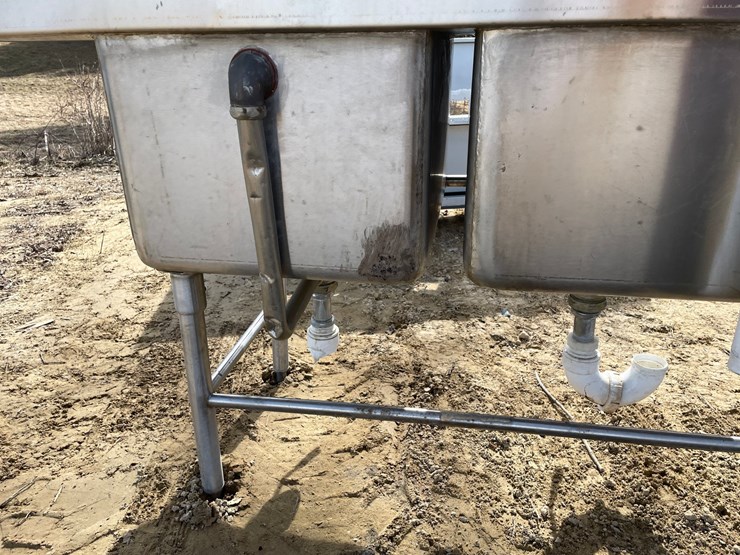 #3974-•-stainless-steel-3-bay-sink-image-22